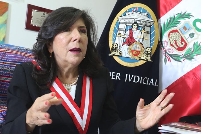 En plena crisis política y ataques contra Fiscalía de la Nación presidenta del Poder Judicial arriba a la ciudad de Abancay 